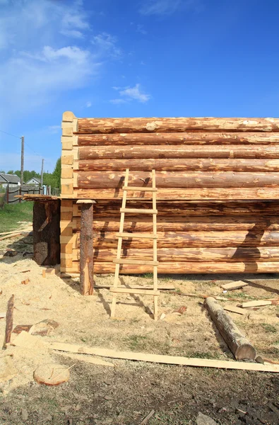 Будівництво нового дерев'яного будинку — стокове фото