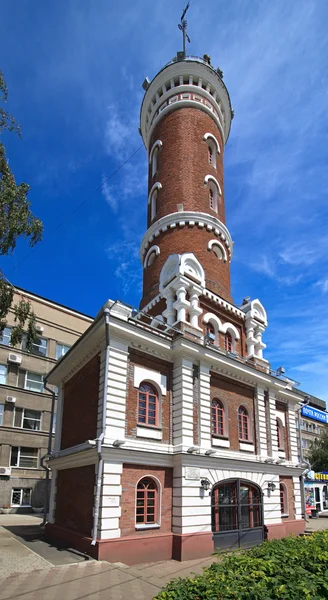 Πύργο πυρκαγιάς. παλιό κτίριο. Ομσκ. — Φωτογραφία Αρχείου