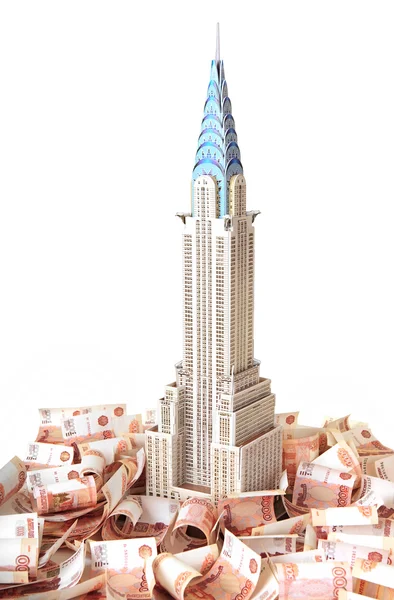 Modell Wolkenkratzer "chrysler building" auf dem Hintergrund russisch b — Stockfoto