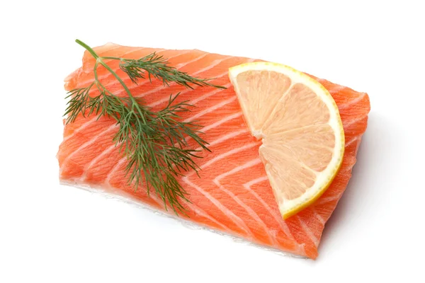 Filete de salmón fresco con rodaja de limón y eneldo —  Fotos de Stock