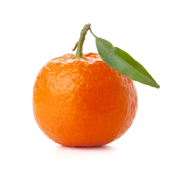 Ripe tangerine with green leaf — Stock Photo, Image