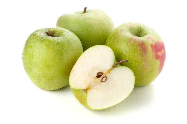 Üç buçuk olgun elma — Stok fotoğraf