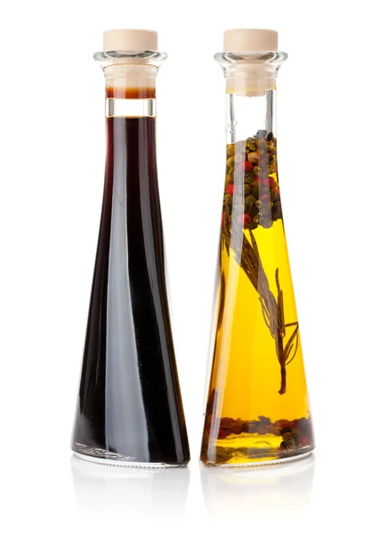 Frascos de aceite de oliva y vinagre — Foto de Stock