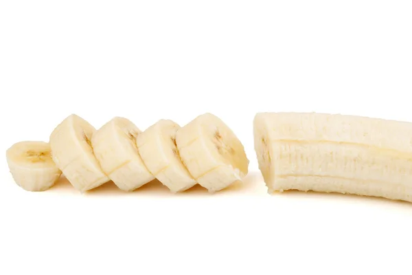 Bananas fatiadas em um fundo branco — Fotografia de Stock