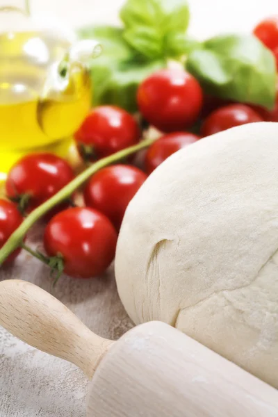 Ingredients for homemade pizza — Stock Photo, Image