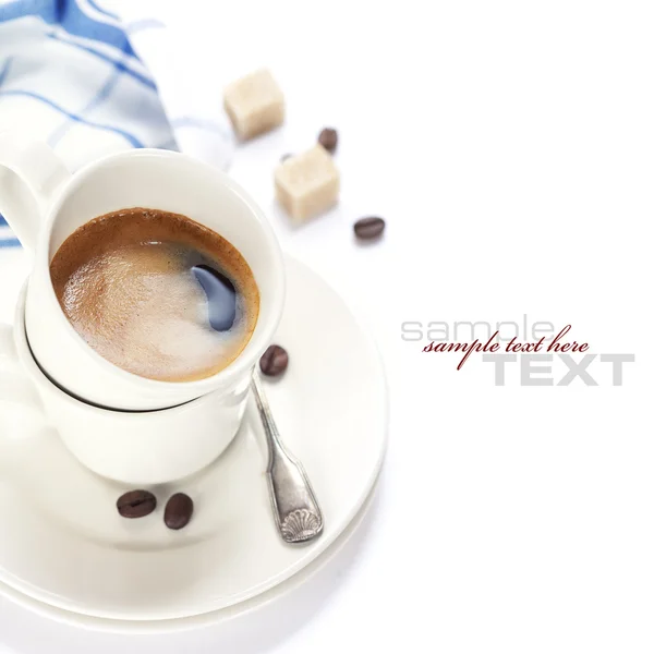 Zbliżenie świeżo przygotowanego kubka włoskiego espresso — Zdjęcie stockowe