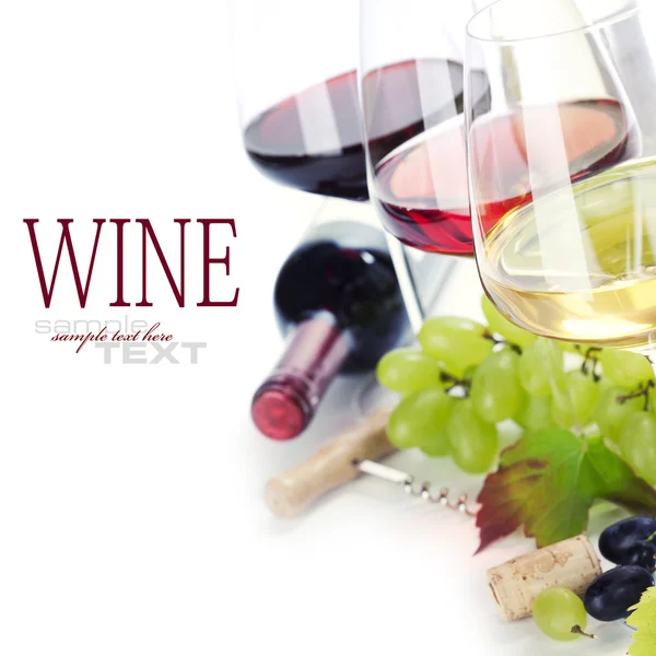 Fehér, vörös és rózsabor és szőlő szemüvege — Stock Fotó