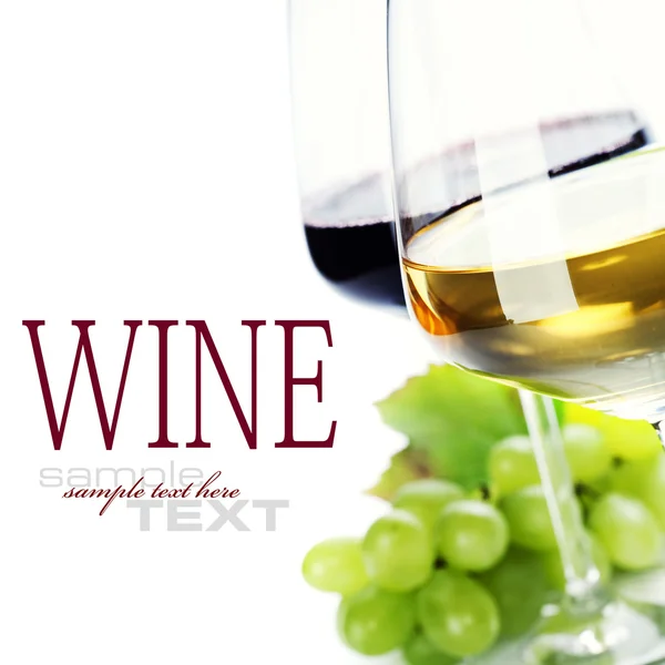 Copos de vinho e uva — Fotografia de Stock