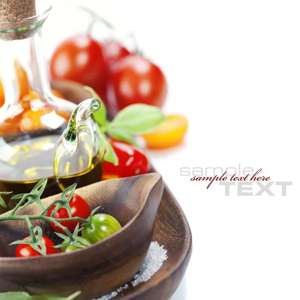 Verse tomaten en olijfolie — Stockfoto