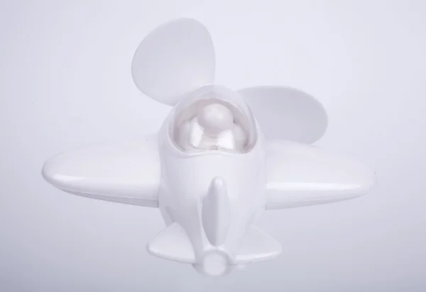 Avião de brinquedo branco — Fotografia de Stock