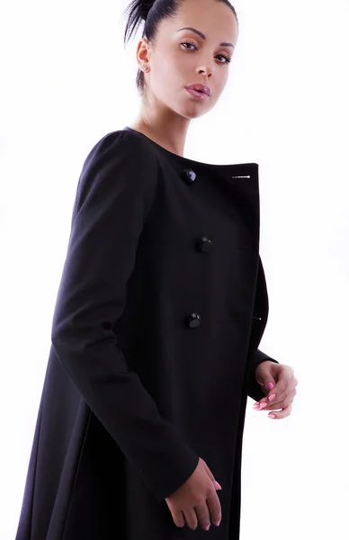 Elegante donna bruna alla moda sul vestito nero . — Foto Stock