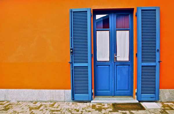 エレガントな正面玄関、トスカーナ — ストック写真