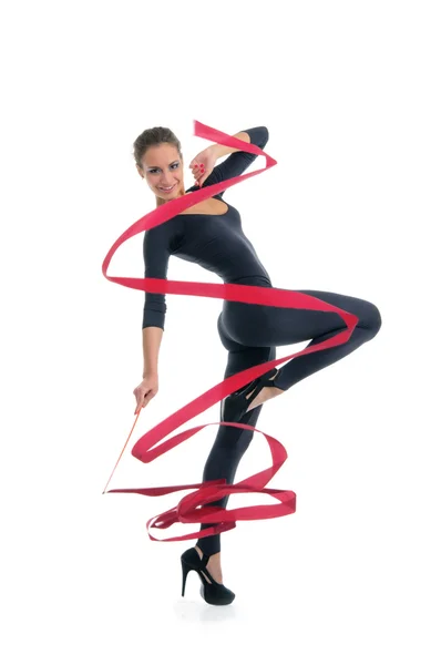 Tańcząca kobieta z czerwoną wstążką — Zdjęcie stockowe