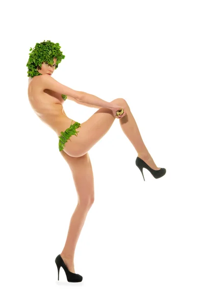 Tańcząca kobieta z ubrania?z warzyw — Zdjęcie stockowe