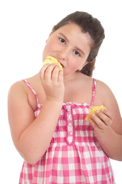 Chica comiendo patatas fritas — Foto de Stock