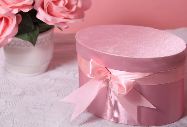 Pink present — Stock Photo, Image
