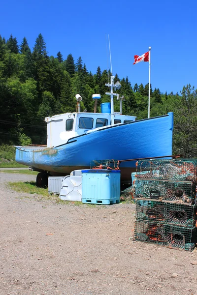 Beached boat in St. Martins, New Brunswick — Stock Photo, Image