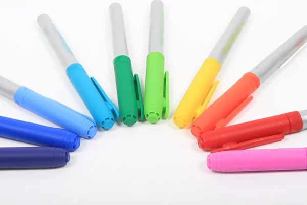 Marcadores coloridos nas cores do arco-íris — Fotografia de Stock