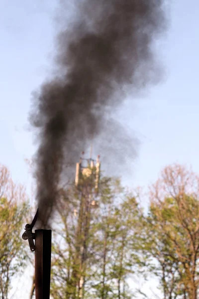 煙の排気管のローダー — ストック写真