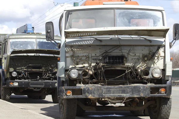 Ремонт вантажних автомобілів — стокове фото
