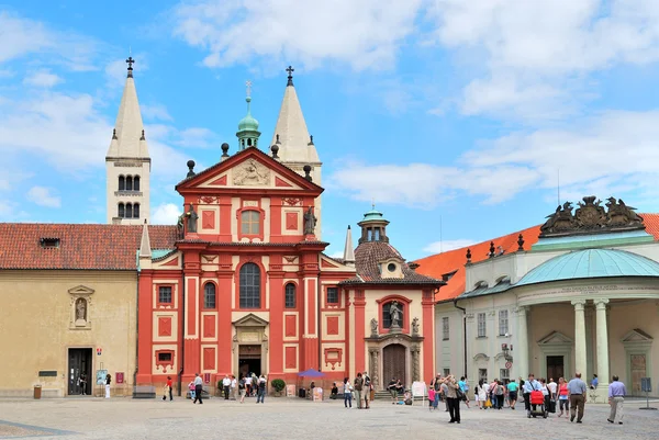 Прага. Базиліка Святого Георгія в Празький град — стокове фото