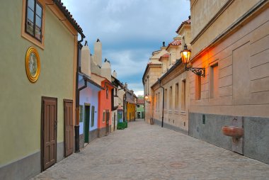 Prag. Golden lane, twilight