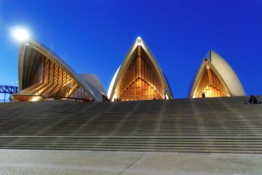 Sydney harbour yaklaşırken akşam