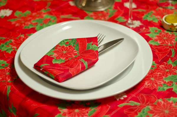 Stół przygotowany na obiad Bożego Narodzenia — Zdjęcie stockowe