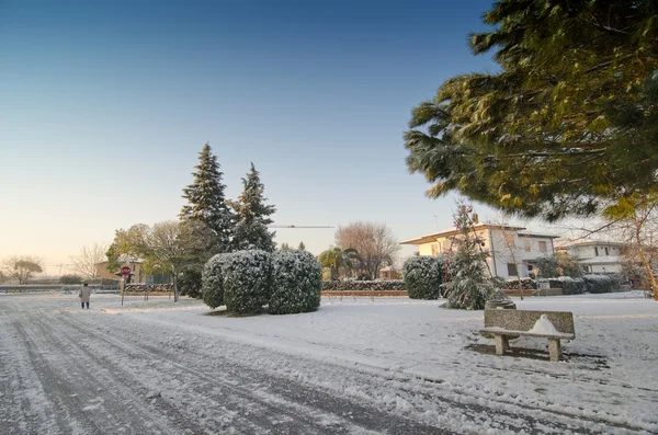 Gater etter snøstorm i Pisa, Italia – stockfoto