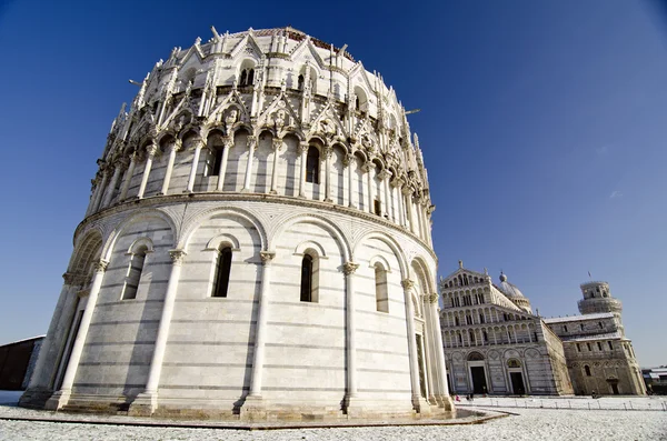Piazza dei Miracoli in Pisa after a Snowstorm — Stock Photo, Image