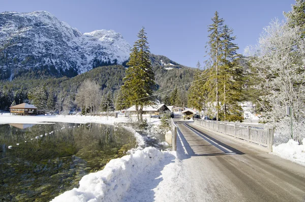 Paisagem nevada de Dolomitas Montanhas durante o inverno — Fotografia de Stock