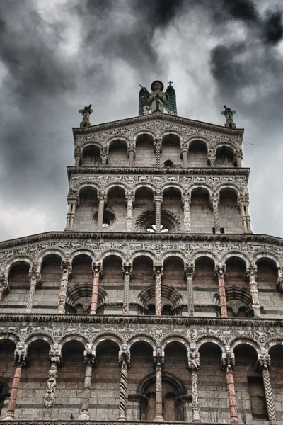Arkitekturen detalj i lucca, Italien — Stockfoto