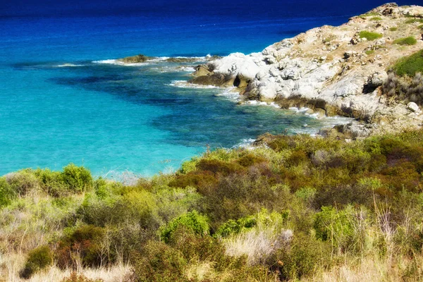 Прекрасные цвета Корсиканского моря — стоковое фото