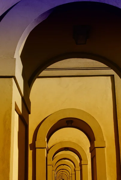 Αρχιτεκτονική λεπτομέρεια κοντά στο Ponte Vecchio, Φλωρεντία — Φωτογραφία Αρχείου