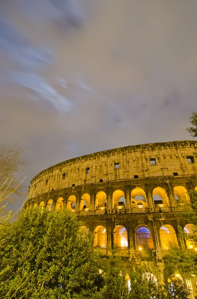 Колізей у нічний час, Рим — стокове фото