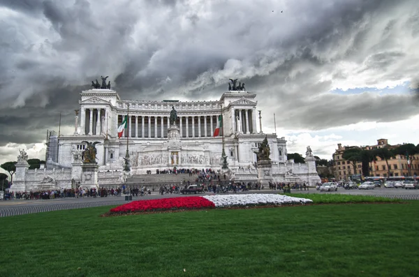 Piazza Venezia sotto un cielo tempestoso, Roma — Foto Stock