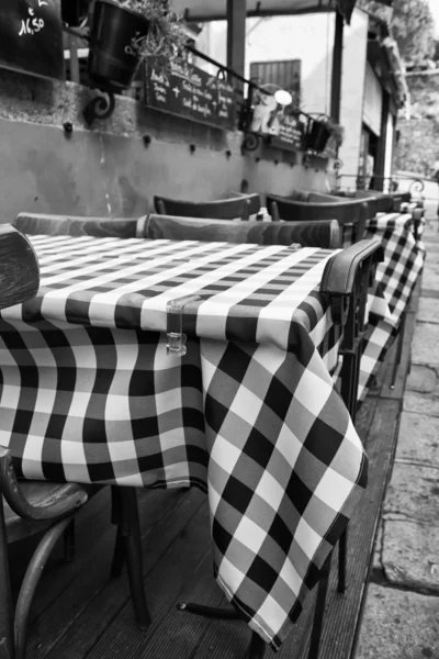 Готовый стол в ресторане — стоковое фото