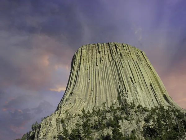 Naplemente alatt devil's tower, wyoming, USA. — Stock Fotó