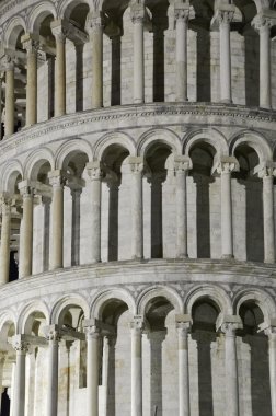 Torre di pisa gece, mimari detay tarafından