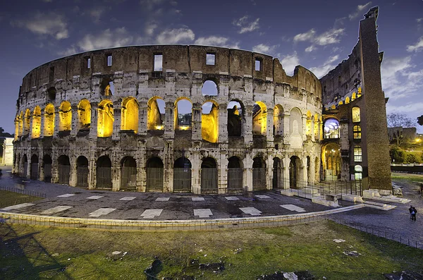 Couleurs du Colisée au coucher du soleil à Rome — Photo