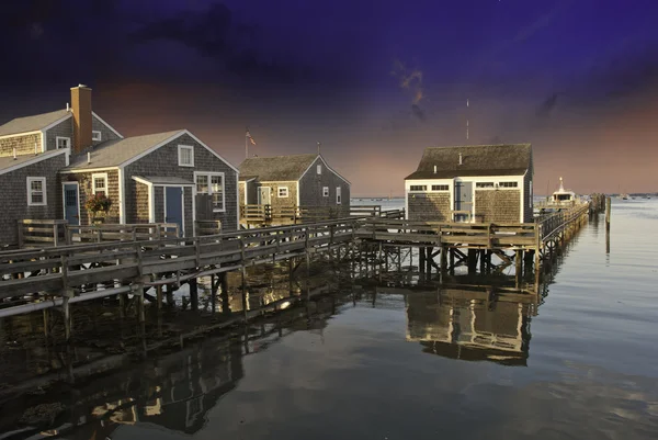 Maisons sur l'eau à Nantucket au coucher du soleil, Massachusetts — Photo