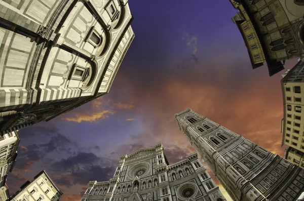 Fisheye view of Piazza del Duomo in Florence — Stock Photo, Image