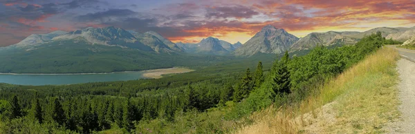 Panoramatický pohled z národního parku glacier — Stock fotografie