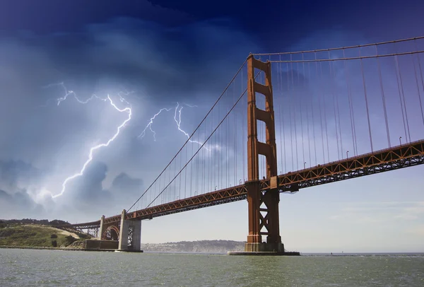 Tempestade se aproximando Golden Gate — Fotografia de Stock