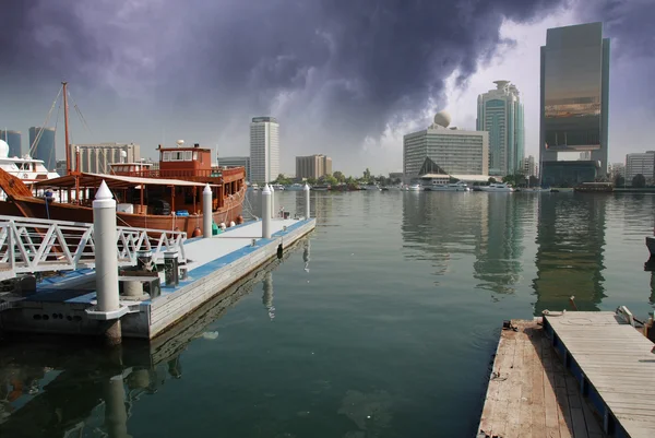 Céu tempestuoso sobre Dubai — Fotografia de Stock