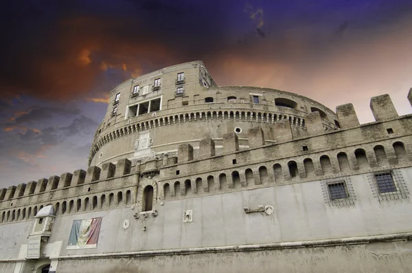 Couleurs du ciel sur Castel Sant'Angelo à Rome — Photo