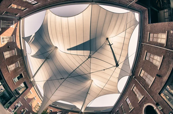 现代广场的通厄伦，比利时 — 图库照片