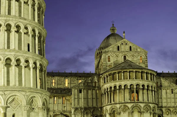 Duomo in Pisa by Nignt, Architectural Detail — Stock Photo, Image