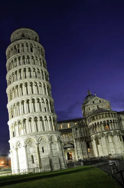 Torre inclinada de Pisa e da Cúpula, Itália — Fotografia de Stock