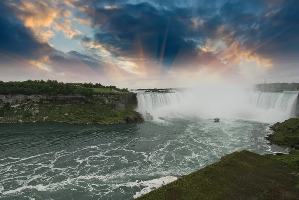 Tramonto a Cascate del Niagara — Foto Stock